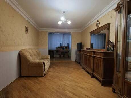 2-room old-build apartment for sale in Elmlər Akademiyası, 65 m², 173 000 AZN, photo 2 / 12
