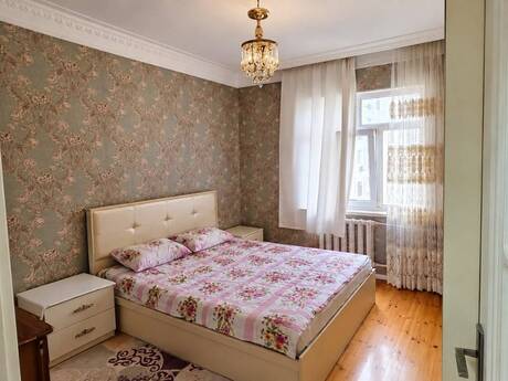 Yeni Günəşlidə 5 otaqlı köhnə tikili mənzil satılır, 120 m², 227 000 AZN, şəkil 4 / 12