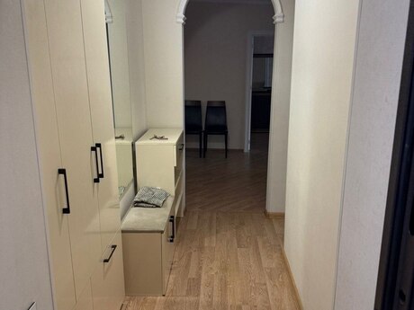 3 otaq · 60 m² · 5/5 mərtəbə, Elmlər Akademiyası