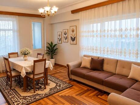 Gənclikdə 3 otaqlı köhnə tikili mənzil kirayə verilir, 85 m², 700 AZN/ay, şəkil 2 / 4