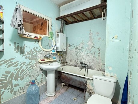 1-room old-build apartment for sale in Köhnə Günəşli, 40 m², 105 000 AZN, photo 5 / 12