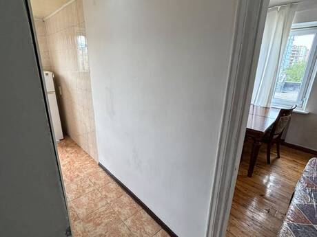Gənclikdə 1 otaqlı köhnə tikili mənzil kirayə verilir, 35 m², 550 AZN/ay, şəkil 4 / 12