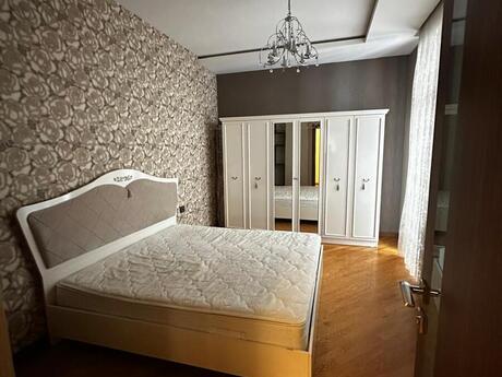 3-room new-build apartment for rent in Gənclik, 130 m², 1 200 AZN/mo, photo 2 / 10