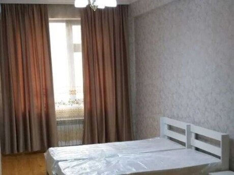 Объявление №6520475 - Баку, м. 28 мая, 2-комн., 105 м², 4/5 этаж