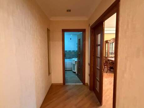 5 otaq · 205 m² · 6/12 mərtəbə, Gənclik