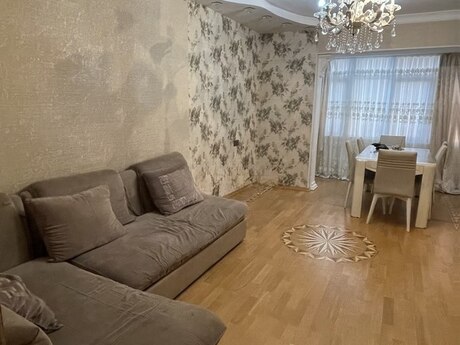 28 Mayda 2 otaqlı köhnə tikili mənzil satılır, 47 m², 240 000 AZN, şəkil 4 / 11
