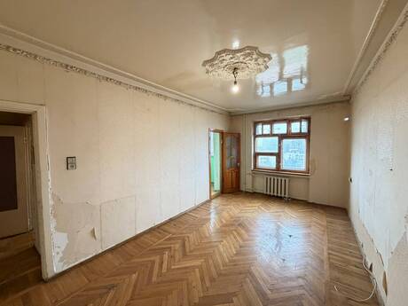 Neftçilərdə 3 otaqlı köhnə tikili mənzil satılır, 80 m², 200 000 AZN, şəkil 3 / 12