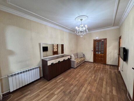 7-ci mikrorayonda 3 otaqlı köhnə tikili mənzil kirayə verilir, 60 m², 550 AZN/ay, şəkil 3 / 12