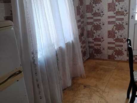 Neftçilərdə 3 otaqlı köhnə tikili mənzil satılır, 57 m², 180 000 AZN, şəkil 2 / 12