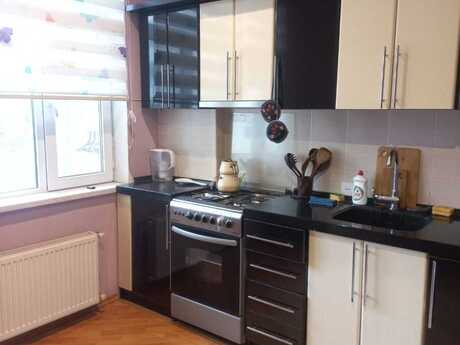 7-ci mikrorayonda 2 otaqlı yeni tikili mənzil kirayə verilir, 50 m², 150 AZN/ay, şəkil 5 / 9