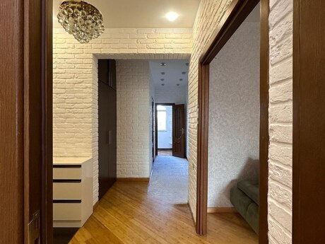 Elmlər Akademiyasında 2 otaqlı köhnə tikili mənzil satılır, 70 m², 250 000 AZN, şəkil 3 / 7