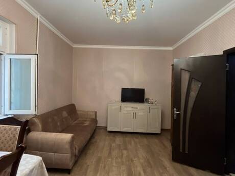 Yeni Günəşlidə 2 otaqlı köhnə tikili mənzil satılır, 40 m², 115 000 AZN, şəkil 2 / 11