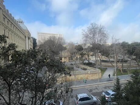 İçəri Şəhərdə 3 otaqlı köhnə tikili mənzil kirayə verilir, 100 m², 1 200 AZN/ay, şəkil 2 / 12