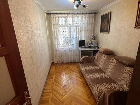 Yasamalda 3 otaqlı köhnə tikili mənzil satılır, 60 m², 215 000 AZN, şəkil 4 / 12