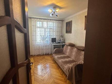 Yasamalda 3 otaqlı köhnə tikili mənzil satılır, 60 m², 215 000 AZN, şəkil 3 / 12