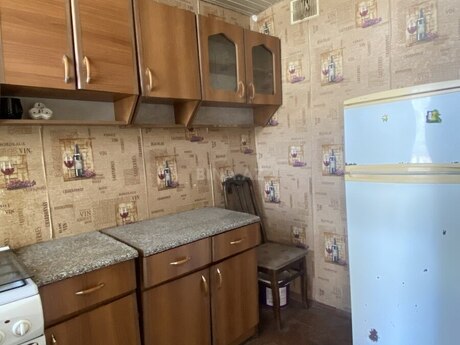 Bakıxanovda 2 otaqlı köhnə tikili mənzil kirayə verilir, 45 m², 350 AZN/ay, şəkil 2 / 10