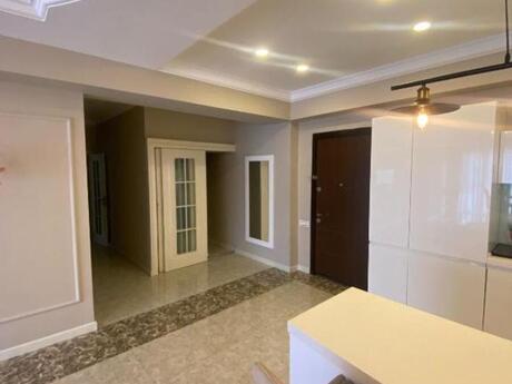 Ağ şəhərdə 3 otaqlı yeni tikili mənzil kirayə verilir, 150 m², 2 300 AZN/ay, şəkil 4 / 10