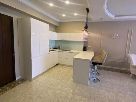 Ağ şəhərdə 3 otaqlı yeni tikili mənzil kirayə verilir, 150 m², 2 300 AZN/ay, şəkil 3 / 10