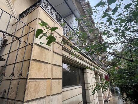İçəri Şəhərdə 2 otaqlı köhnə tikili mənzil satılır, 55 m², 245 000 AZN, şəkil 3 / 12