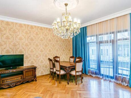 3 rooms · 170 m²