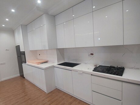 4-room apartment, 200 m², Həzi Aslanov, 1 150 AZN
