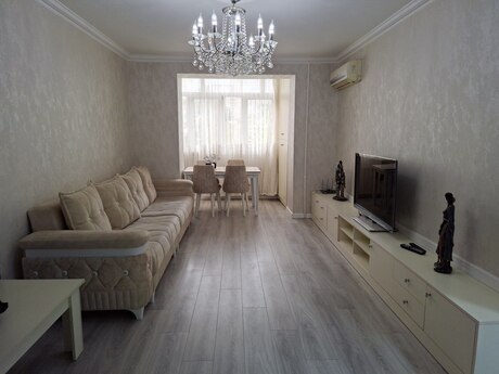 Elan №6501725 - Bakı, 28 May m., 2 otaqlı, 48 m², 4/5 mərtəbə