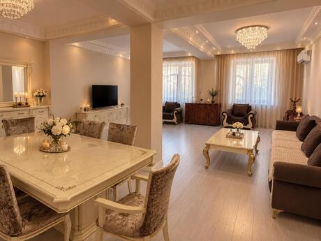 3 rooms · 235 m² · floor 15/19, Nizami