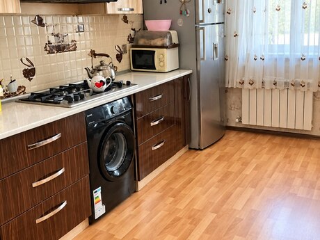 3-room new-build apartment for rent in 8 Noyabr, 125 m², 1 000 AZN/mo, photo 5 / 8