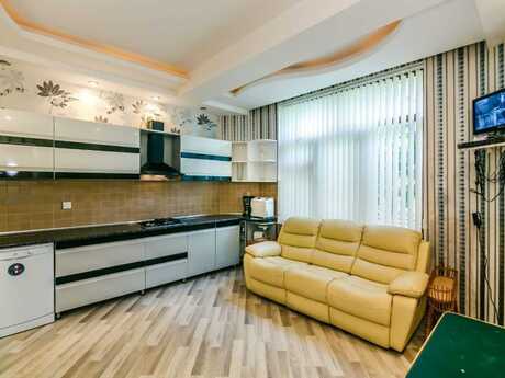 Сдаётся 10-комнатный дом, Gənclik, 750 м², 4 000 AZN/мес, фото 4 / 12