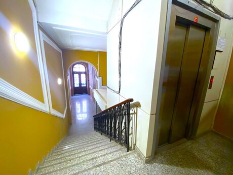 Sahildə 7 otaqlı köhnə tikili mənzil satılır, 238 m², 1 155 000 AZN, şəkil 5 / 12