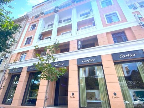 Sahildə 7 otaqlı köhnə tikili mənzil satılır, 238 m², 1 155 000 AZN, şəkil 3 / 12