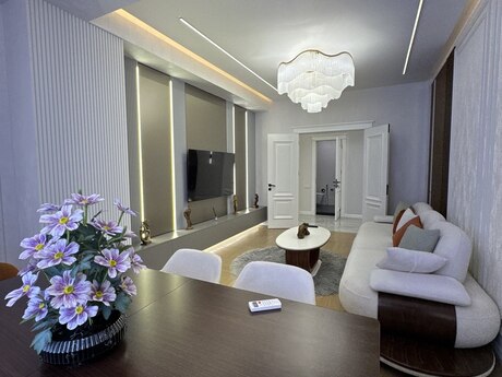 4-room new-build apartment for sale in Nərimanov, 142 m², 580 000 AZN, photo 3 / 12