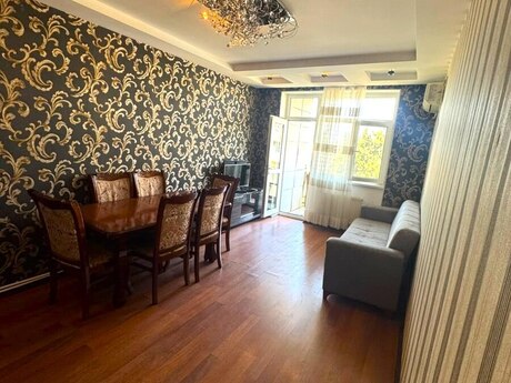 Bakıxanovda 3 otaqlı köhnə tikili mənzil satılır, 80 m², 190 000 AZN, şəkil 2 / 12