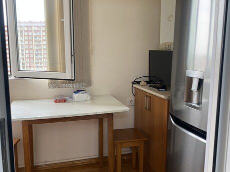3-room new-build apartment for rent in Memar Əcəmi, 128 m², 800 AZN/mo, photo 4 / 11