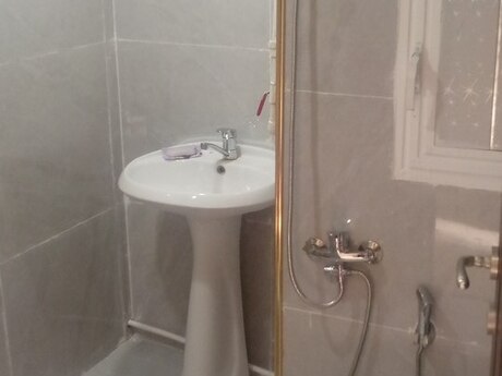 İnşaatçılarda 2 otaqlı köhnə tikili mənzil satılır, 50 m², 129 000 AZN, şəkil 5 / 9