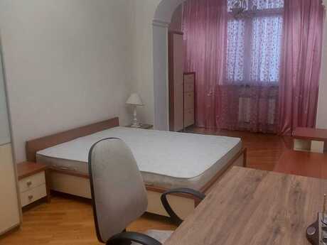 Gənclikdə 3 otaqlı köhnə tikili mənzil kirayə verilir, 130 m², 1 000 AZN/ay, şəkil 2 / 12