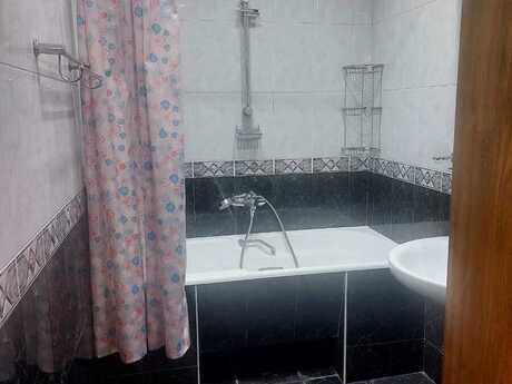 Gənclikdə 3 otaqlı köhnə tikili mənzil kirayə verilir, 130 m², 1 000 AZN/ay, şəkil 5 / 12