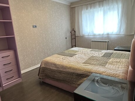 Yeni Yasamalda 5 otaqlı köhnə tikili mənzil satılır, 130 m², 290 000 AZN, şəkil 3 / 12