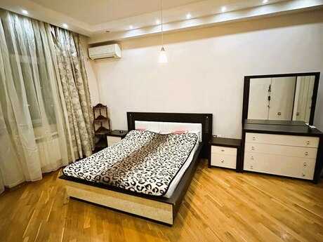2-room new-build apartment for rent in Grand Hayat residence, 90 m², 900 AZN/mo, photo 4 / 12