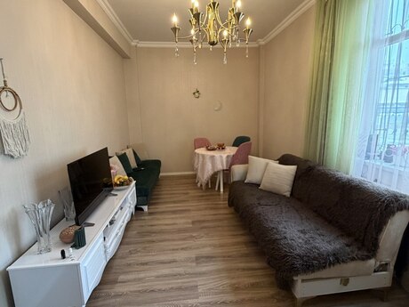 3-комн. · 90 m²