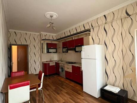 4-room new-build apartment for rent in Elmlər Akademiyası, 190 m², 1 400 AZN/mo, photo 3 / 12