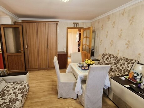 Elan №6521610 - Bakı, Gənclik m., 2 otaqlı, 35 m², 2/4 mərtəbə