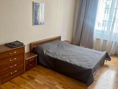 3-room new-build apartment for rent in Nizami, 146 m², 1 150 AZN/mo, photo 5 / 9