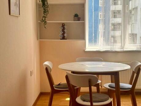 3-room new-build apartment for rent in Nizami, 146 m², 1 150 AZN/mo, photo 4 / 9