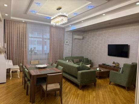 Elan №6521815 - Bakı, Şah İsmayıl Xətai m., 3 otaqlı, 157 m², 8/19 mərtəbə