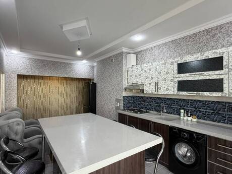 Продаётся 3-комнатная квартира в новостройке, Həzi Aslanov, 105 м², 245 000 AZN, фото 2 / 12
