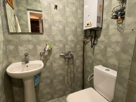 1-room old-build apartment for rent in İnşaatçılar, 40 m², 550 AZN/mo, photo 5 / 6