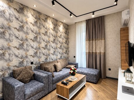 2 otaq · 50 m² · 2/4 mərtəbə, İçəri Şəhər