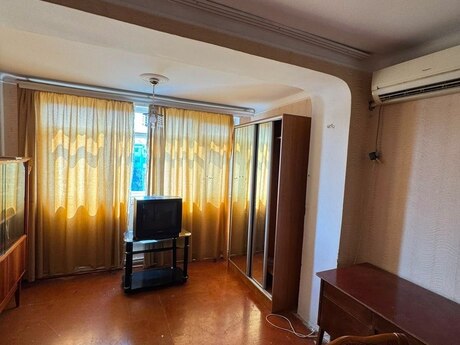 3 otaq · 65 m² · 5/5 mərtəbə, Gənclik