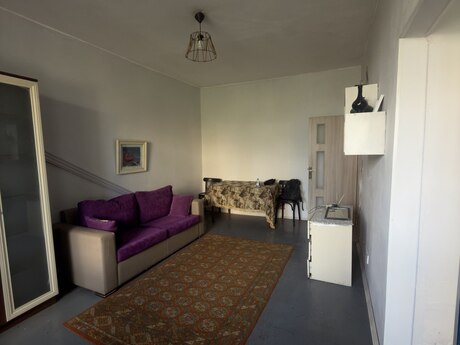 1 otaq · 28,6 m² · 4/5 mərtəbə, Azadlıq Prospekti